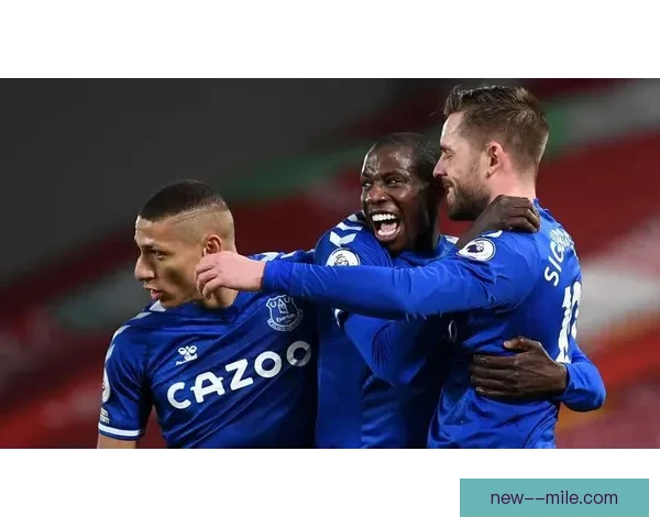 埃弗顿布拉姆利摩尔码头新球场主体钢结构封顶英超新地标加速崛起