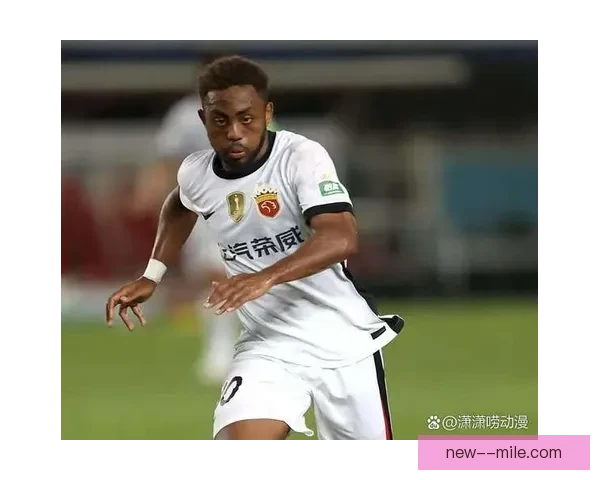 李帅凭借出色速度优势牢牢把握海港左路成为进攻突破关键点